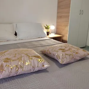 summer-vibe.hotelinzadar.com/
